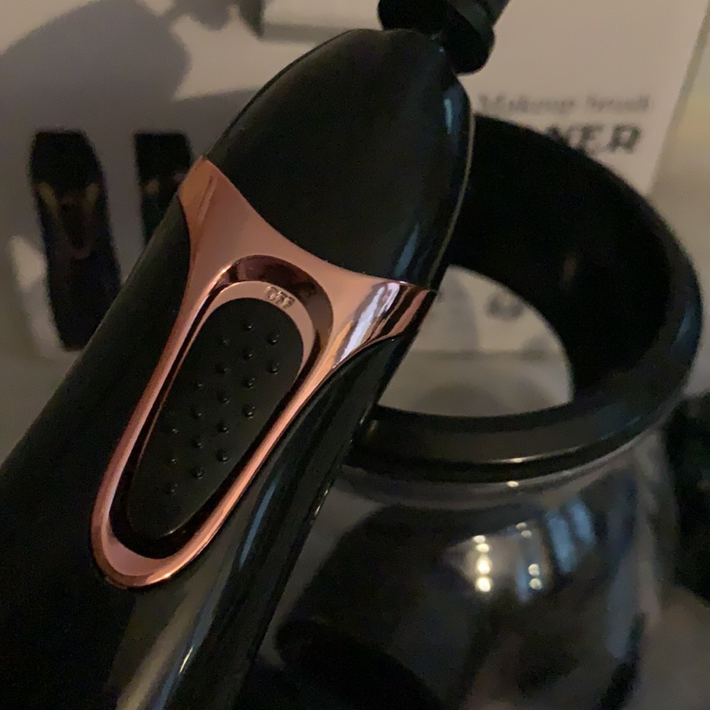 Makeup Brush Cleaner - Picture 11 of 12